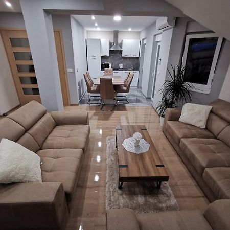Apartman Bozur **** Satnica Dakovacka Εξωτερικό φωτογραφία