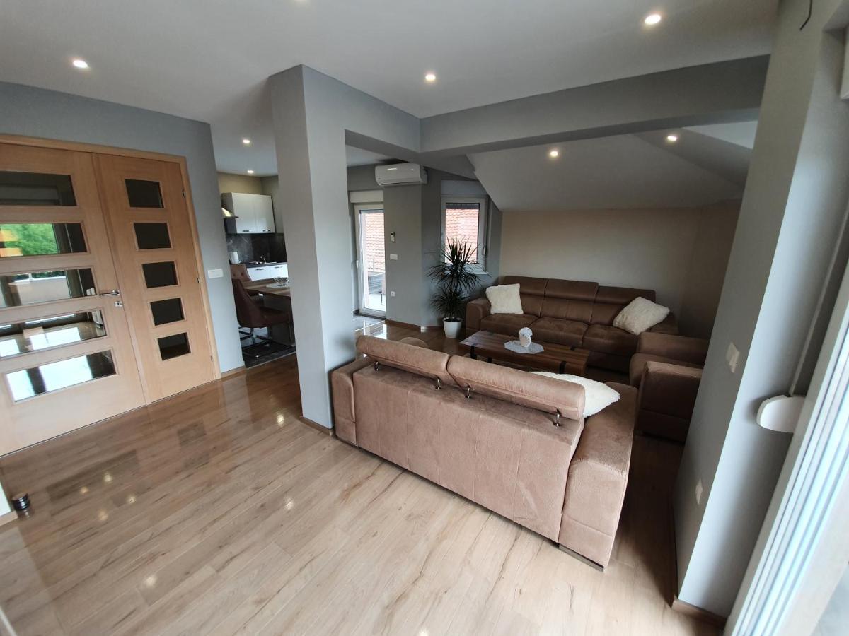Apartman Bozur **** Satnica Dakovacka Εξωτερικό φωτογραφία
