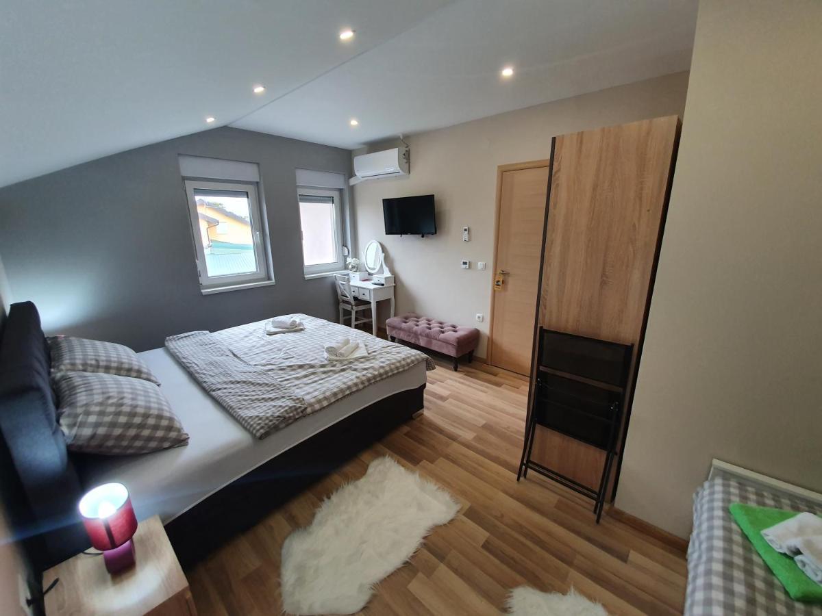 Apartman Bozur **** Satnica Dakovacka Εξωτερικό φωτογραφία