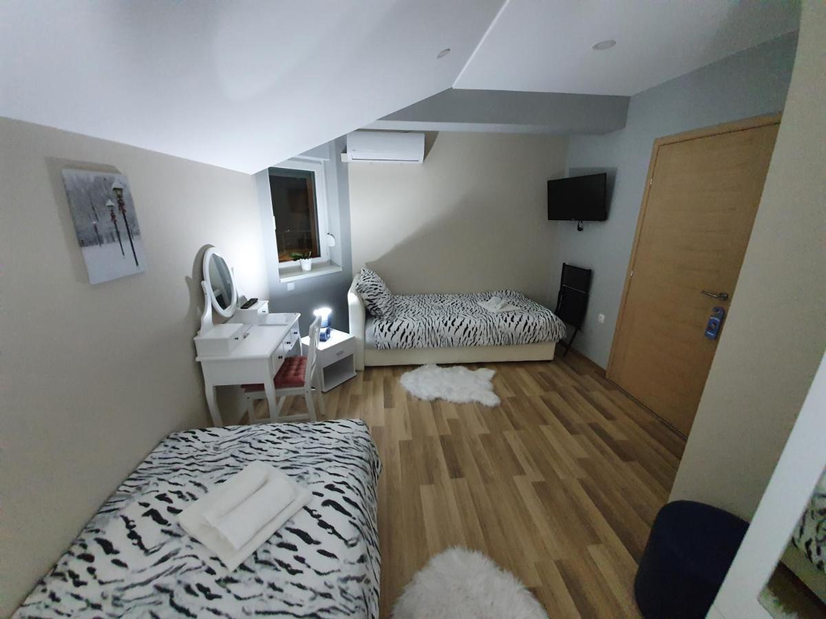 Apartman Bozur **** Satnica Dakovacka Εξωτερικό φωτογραφία