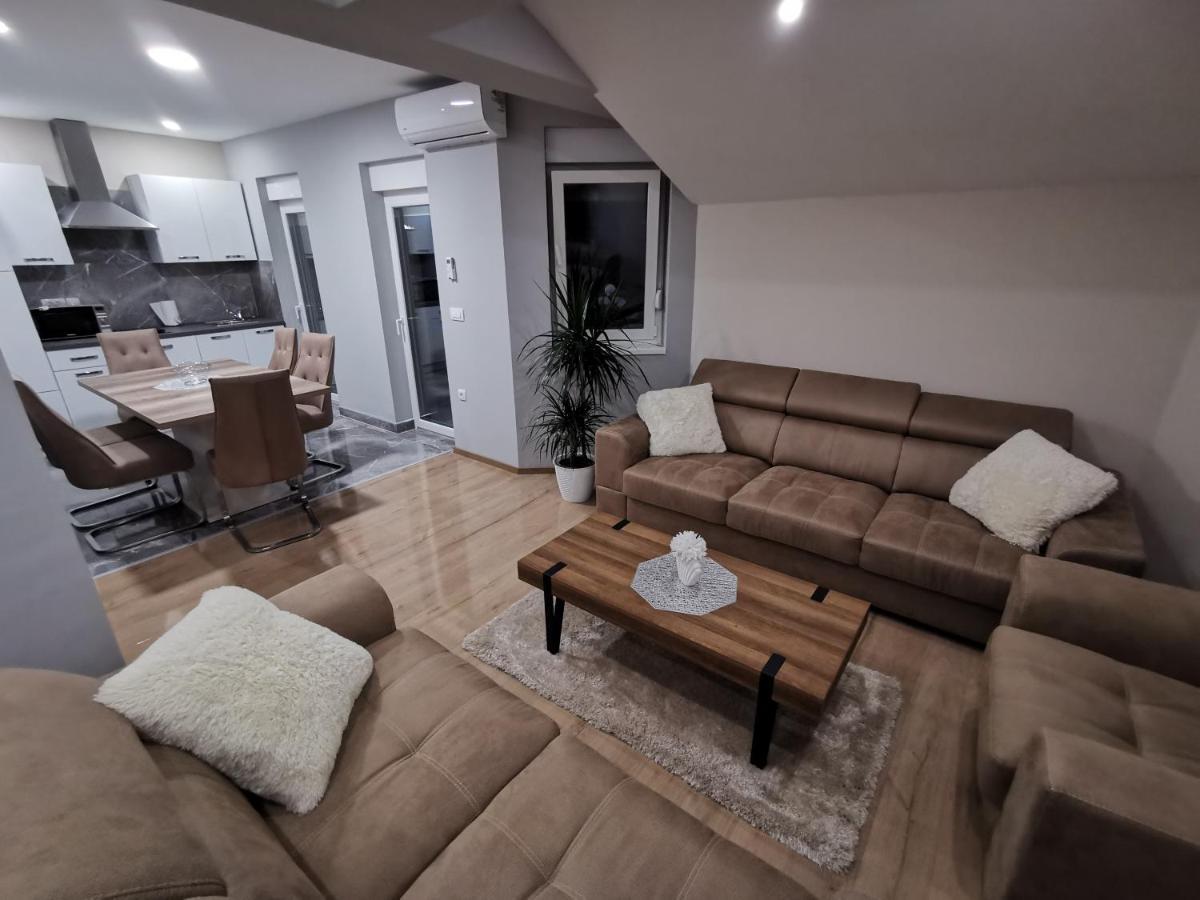 Apartman Bozur **** Satnica Dakovacka Εξωτερικό φωτογραφία