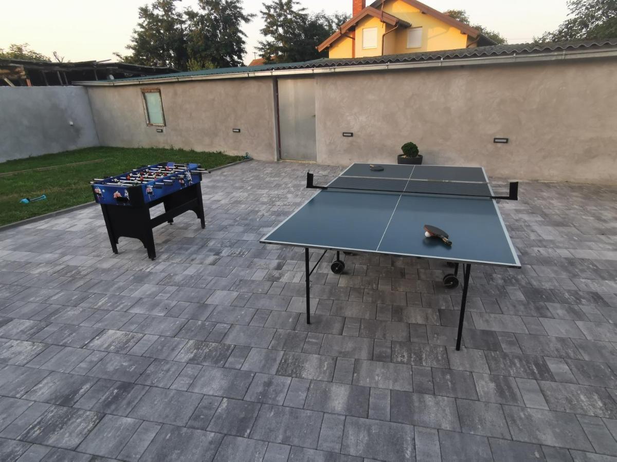 Apartman Bozur **** Satnica Dakovacka Εξωτερικό φωτογραφία